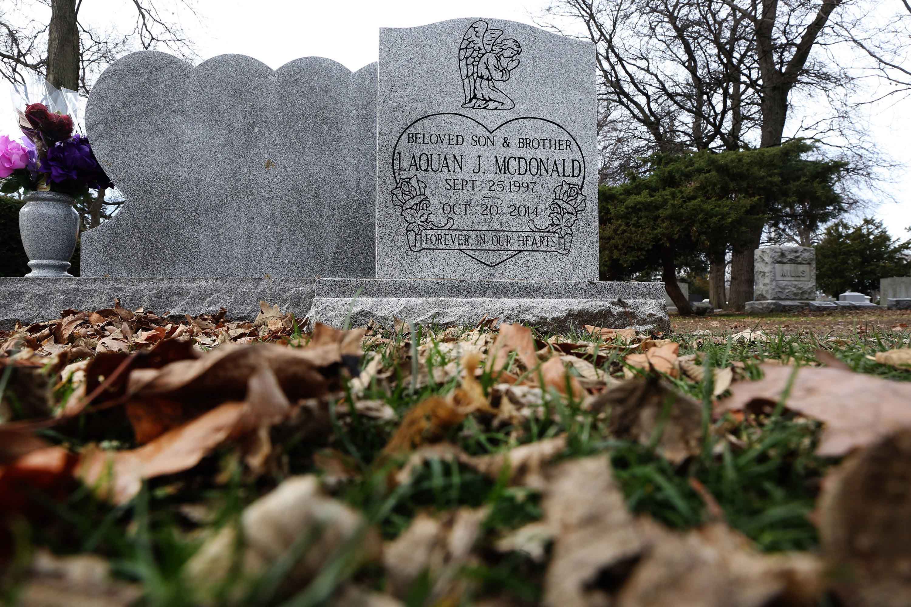 The headstone of Laquan McDonald at Forest Home Cemetery on Thursday, Dec. 10, 2015 in Forest Park, Ill. (Antonio Perez/Chicago Tribune/TNS)
