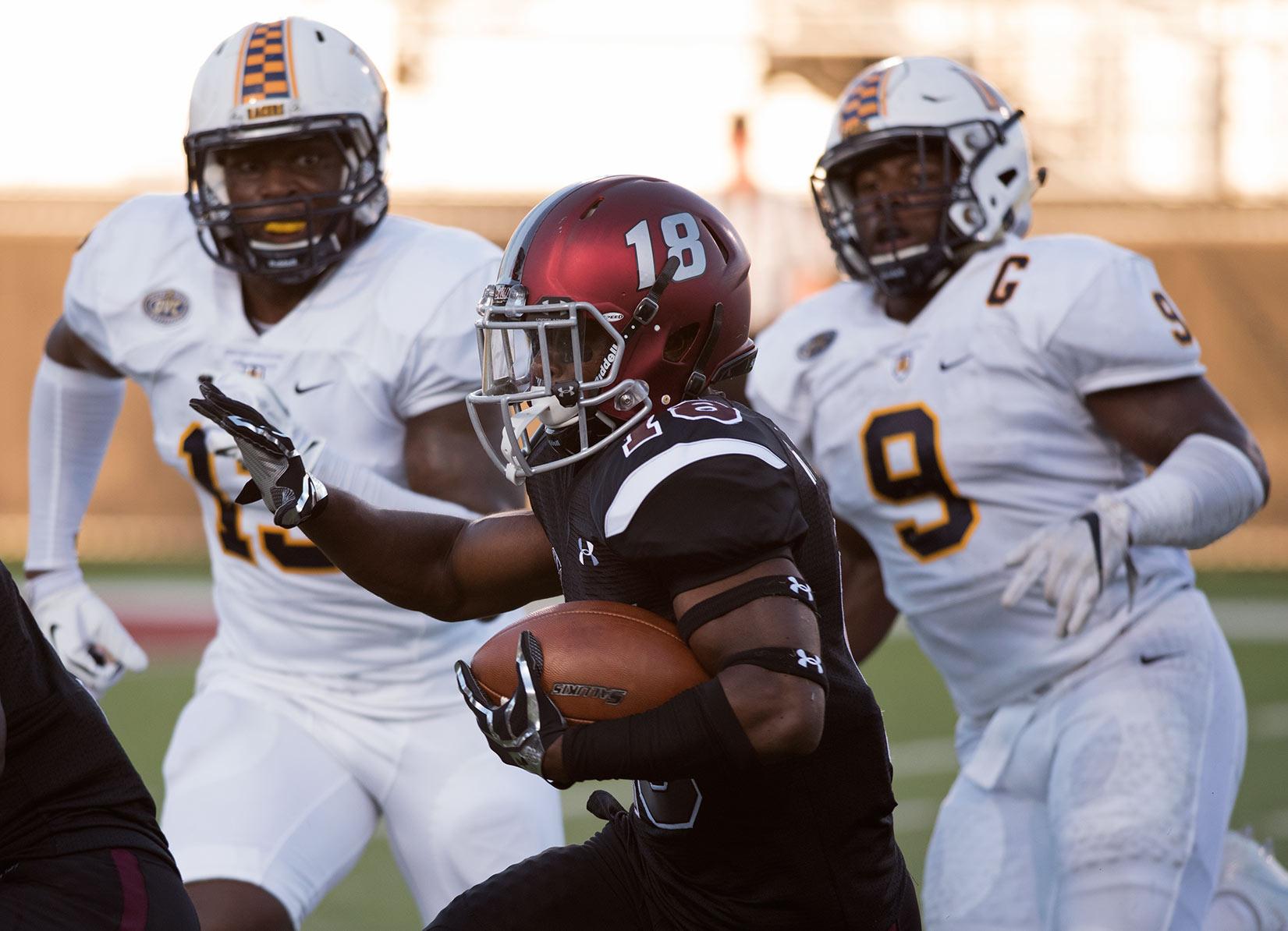 Freshman running back D.J. Davis runs with the ball during the first half of the Salukis’ matchup against Murray State on Saturday, Sept. 17, 2016, at Saluki Stadium. (Jacob Wiegand | @JacobWiegand_DE)