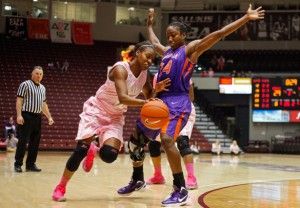 Aces pace past Salukis in Pink Out game