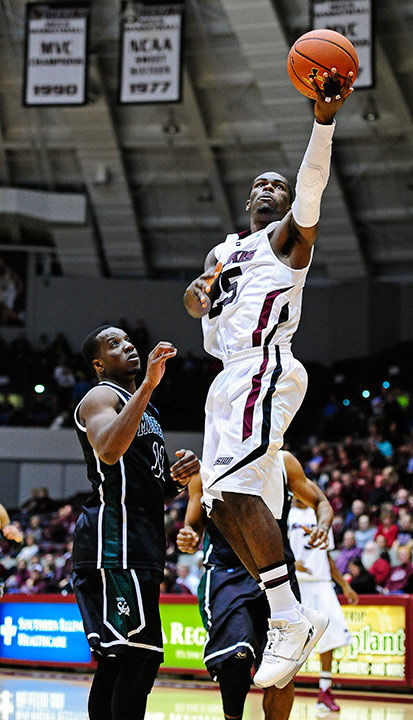 Salukis rack up points for success at home