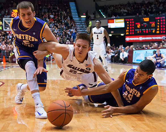 Salukis outlast Panthers in final seconds