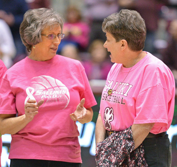Salukis â€˜Go Pink for breast cancer