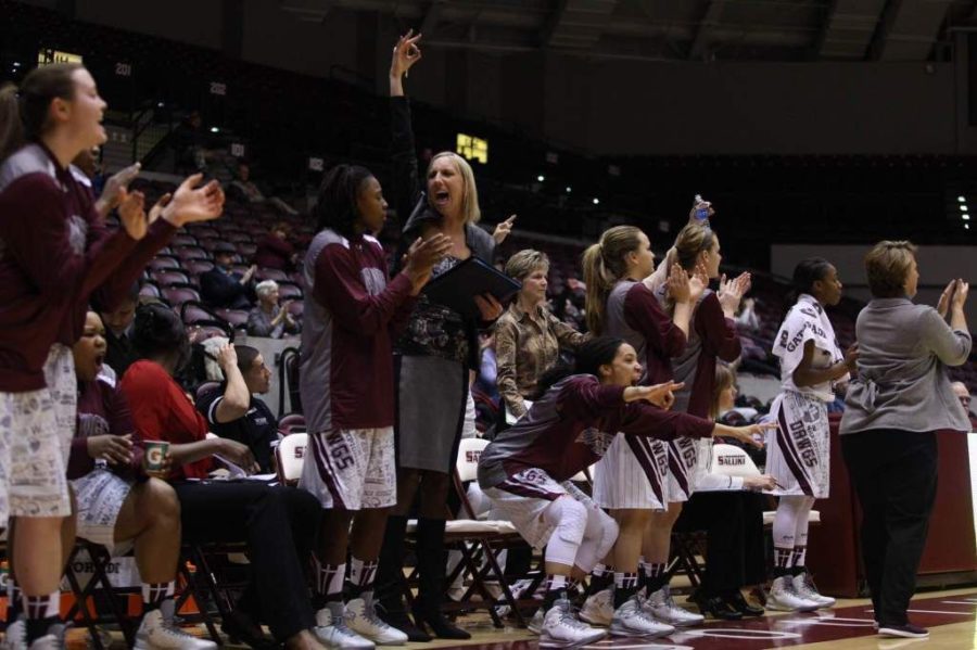 Dawgs fight back to deny Ramblers first MVC win