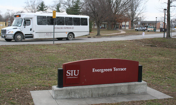 The Saluki Express bus makes a stop Feb. 2, 2016, at Evergreen Terrace. (Daily Egyptian file photo)