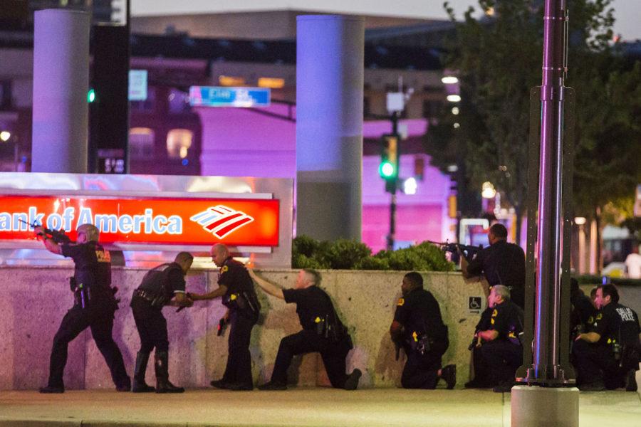 11+officers+shot%2C+4+fatally%2C+during+Dallas+protest+over+police+shootings