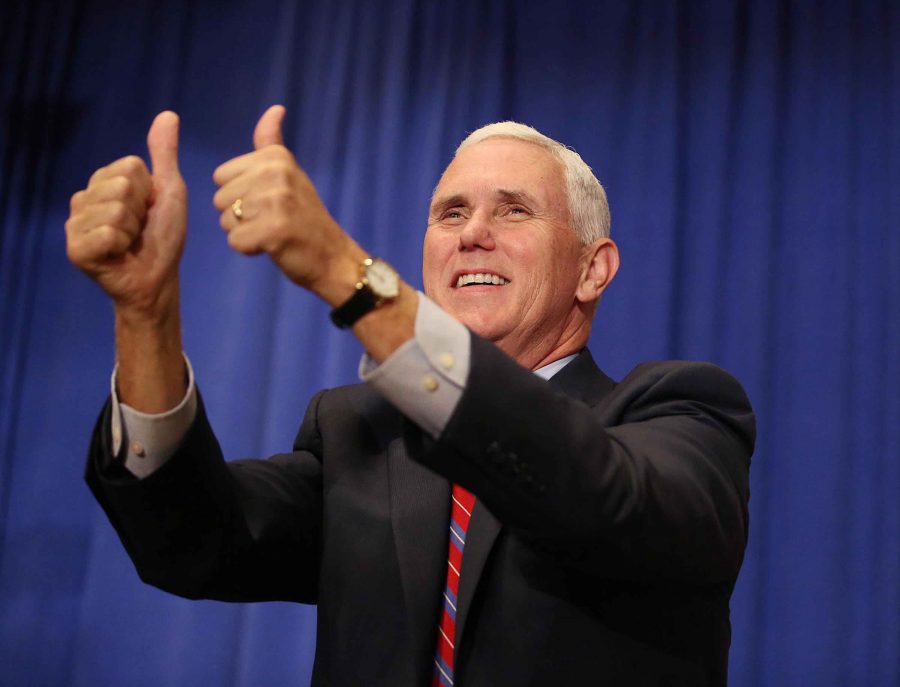 Republican+vice+presidential+candidate+Mike+Pence+speaks+at+a+campaign+rally+at+The+Villages%2C+Fla.%2C+on+Saturday%2C+Sept.+17%2C+2016.+%28Stephen+M.+Dowell%2FOrlando+Sentinel%2FTNS%29