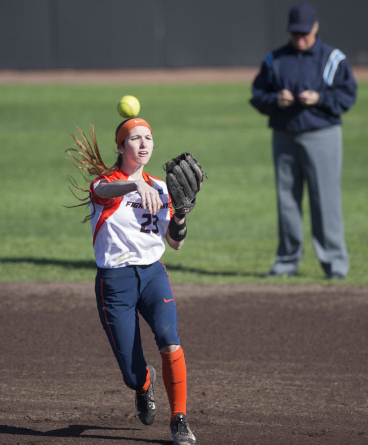University of Illinois senior infielder Leigh Farina throws the ball to the pitcher  Friday, March 2, 2018, during the Illinis 14-1 win against the Salukis at Charlotte West Stadium Illinois. (Dylan Nelson | @Dylan_Nelson99)