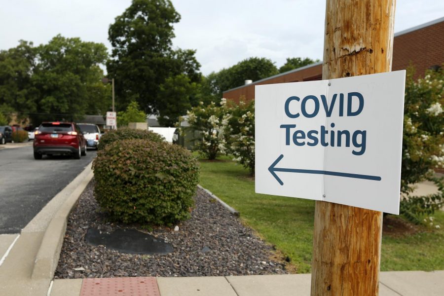 Vehicles line up at a Covid-19 drive-thru test site run by the SIH Memorial Hospital of Carbondale, located at the former Regions Bank building, Rt 13 and Poplar Street (500 W. Main Street), Carbondale, IL, Wednesday, July 29 ,2020.

Angel Chevrestt // @sobrofotos