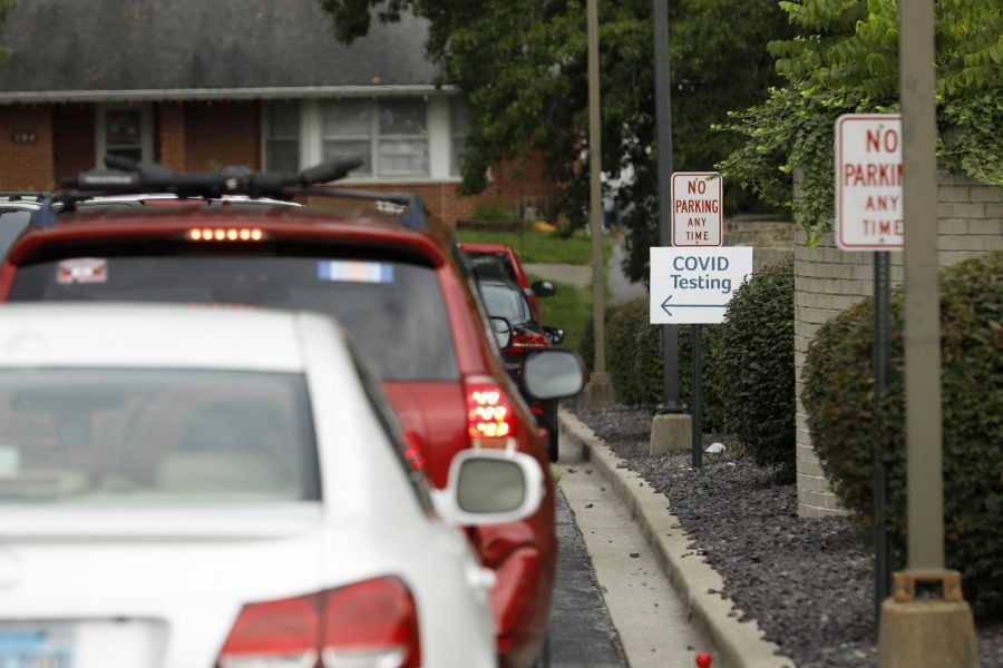 Vehicles line up at a Covid-19 drive-thru test site run by the SIH Memorial Hospital of Carbondale, located at the former Regions Bank building, Rt 13 and Poplar Street (500 W. Main Street), Carbondale, IL, Wednesday, July 29 ,2020.

Angel Chevrestt // @sobrofotos