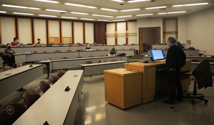Dr. Kambiz Farhang delivers his lecture to 25 undergrad Mechanical Engineering students on Thursday, Mar. 4, 2021 at Lawson Hall, SIU, Carbondale Ill. He has been teaching in-person class following the University’s COVID-19 prevention guidelines since the start of the Fall 2020 semester.