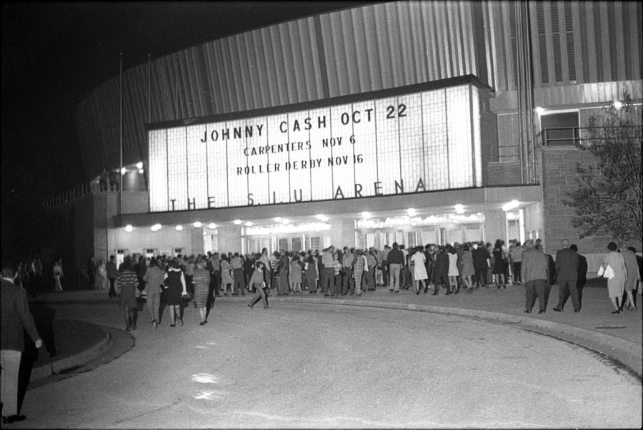People flood the SIU Arena for the Johnny Cash concert Oct. 22, 1971 in Carbondale, Ill. John T. Soden | weaselvideoproductions.com