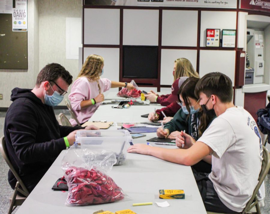 Students craft and color during Dawg’s Nite Out at the SIU Student Center Nov. 6, 2021 Carbondale, Illinois. “Doing stuff like this really makes you feel like youre actually in college and youre having fun with fellow students,” SIU junior Emma Lagerhausen said. 
