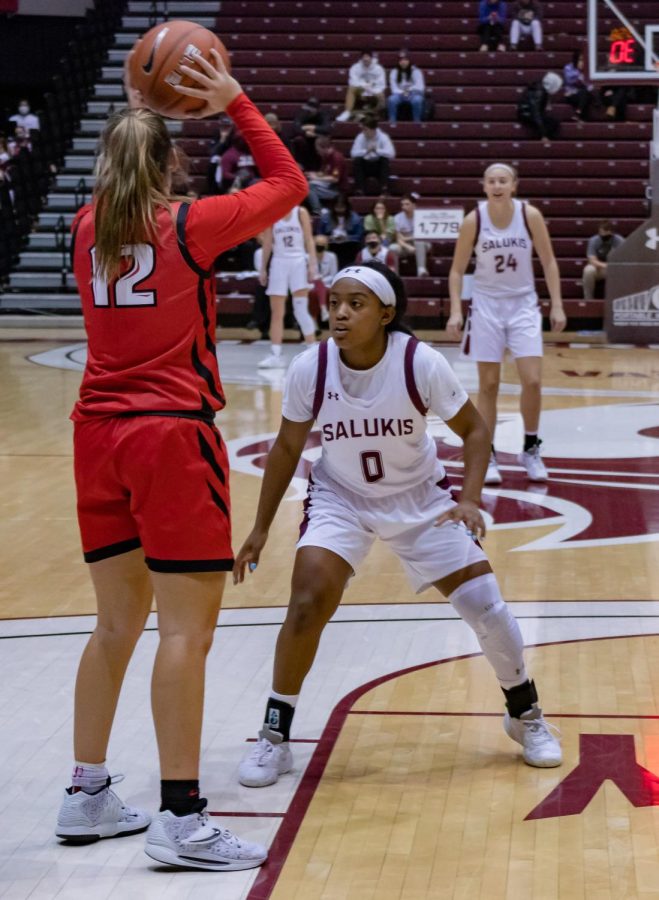 SIU+sophomore%2C+Quierra+Love%2C+guards+an+Illinois+State+Redbirds%E2%80%99+player+during+the+basketball+game+Jan.+20%2C+2022+at+the+Banterra+Center+in+Carbondale%2C+Ill.+%0A