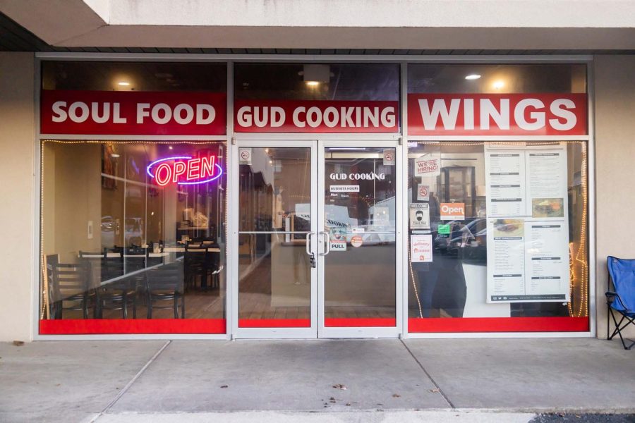 Good Cooking, famous for soul food, opens from Thursday to Sunday 3pm to 10pm at Giant City Road in Carbondale, Ill.