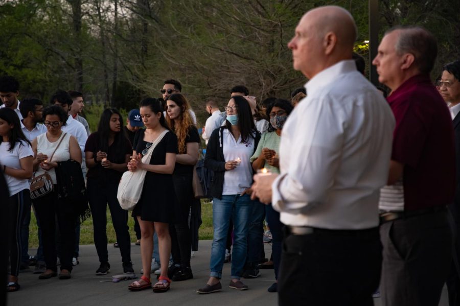 Students and community members gather to mourn the lives of SIU graduate students Vamshi Krishna Pechetty and Pavan Swarna April 22, 2022 at Becker Pavilion in Carbondale, Ill. 
