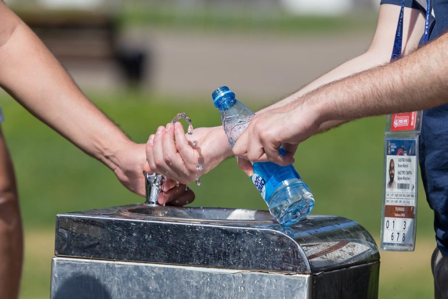 Bottled water versus drinking fountains: a clash of ideals on campus