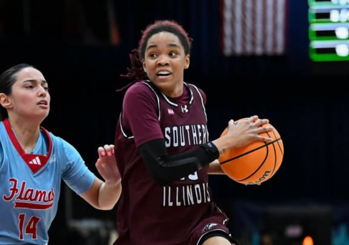 Salukis smother the Flames at the buzzer, win 55-53 over UIC